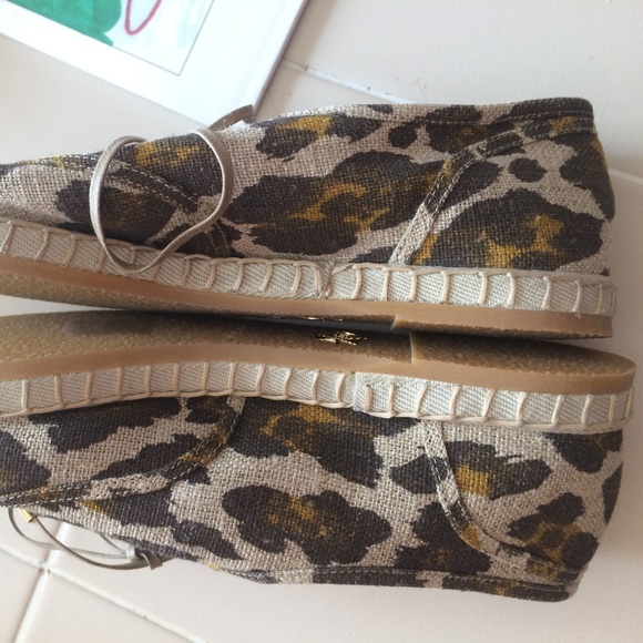 Charlotte Olympia women's size 35 EU leopard print lace up flat canvas loafers - Picture 3 of 7